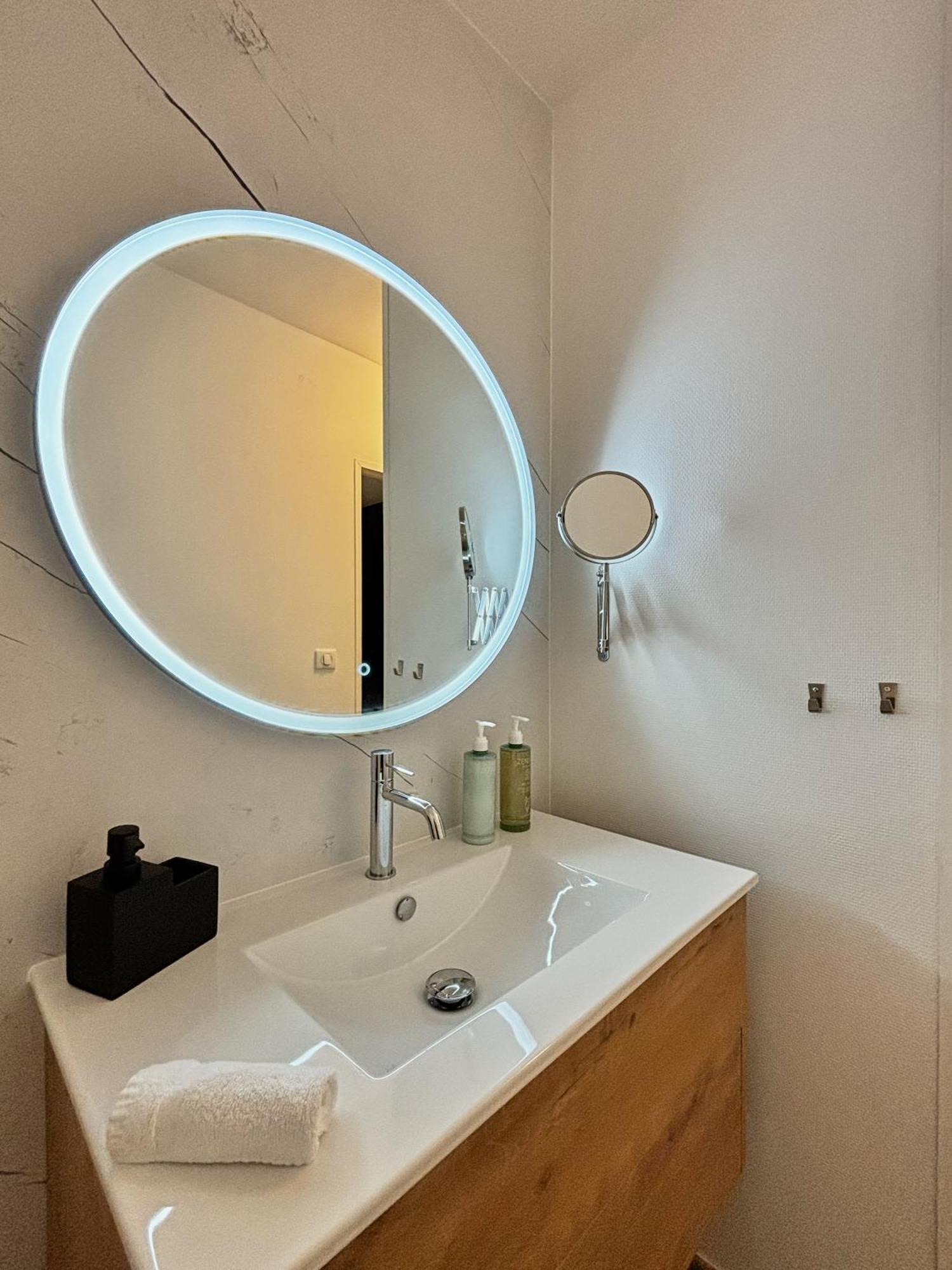 Le Oliva Chez Les M By Primo Conciergerie Apartment Nevers Luaran gambar